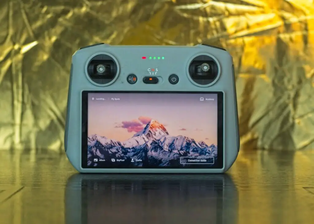The RC controller with a built-in screen